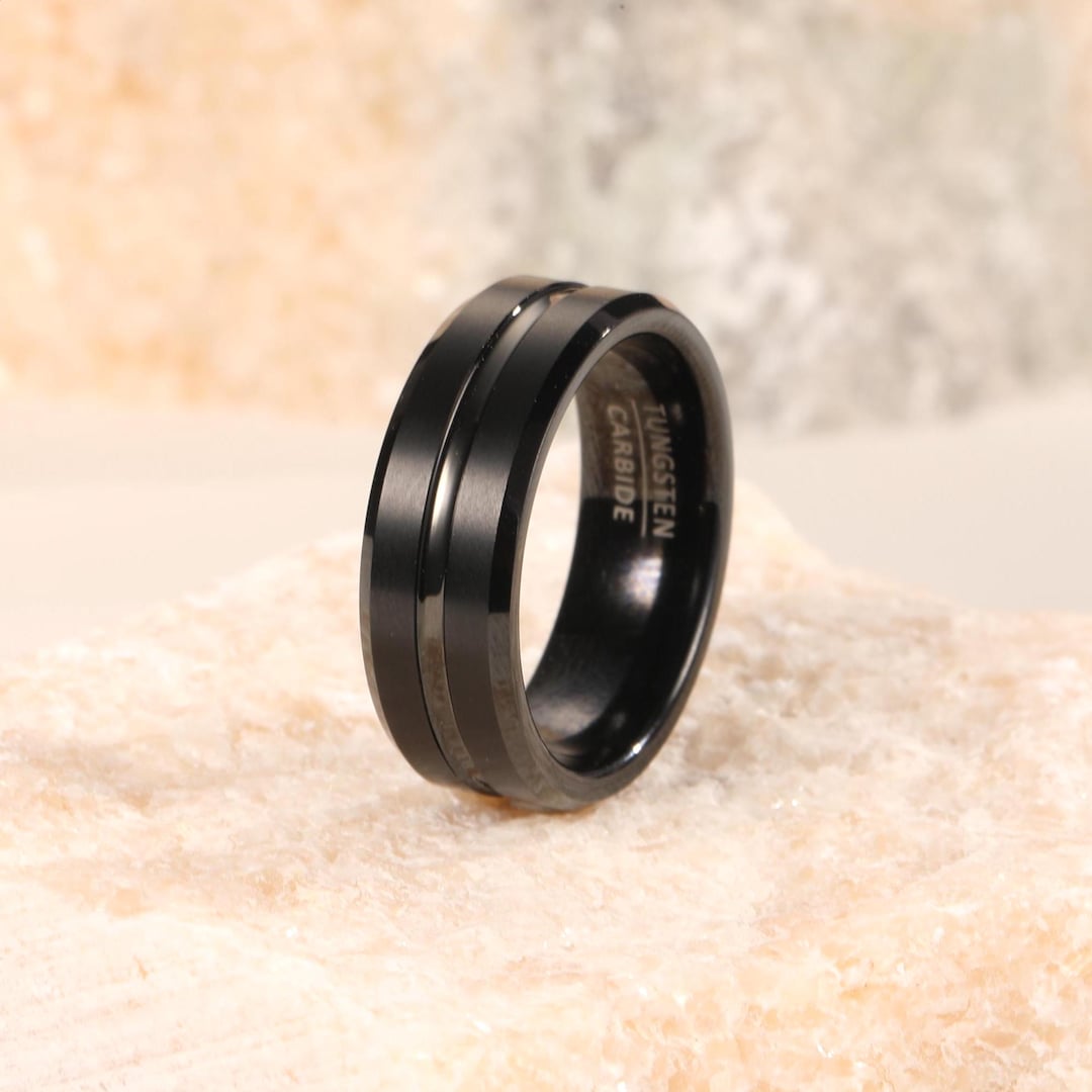 Herren Wolfram Ehering Schwarzer Gerillter Center Wolframring 8 Mm Herren Wolfram Ehering Schwarzer Gerillter Center Wolframring 8 Mm