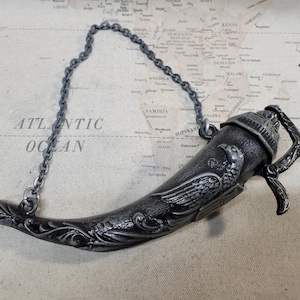 Steampunk Style 18th Century Aged Powder Horn Replica
