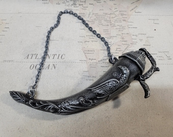 Steampunk Style 18th Century Aged Powder Horn Replica