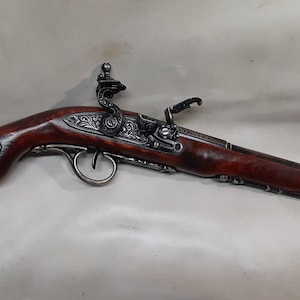 Right Handed Steampunk Style 18th Century Aged Non Firing Antique Reproduction Pirates Flintlock W Metal Butt Cap