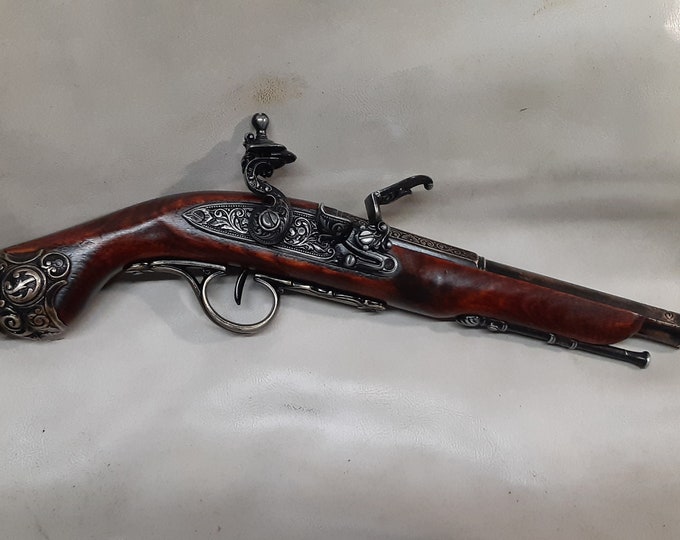 Right Handed Steampunk Style 18th Century Aged Non Firing  Pirates Flintlock W Metal Butt Cap