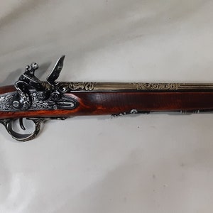 Right Handed Steampunk Style 18th Century Aged German Antique Reproduction &quot;Sea Dawg&quot; Non Firing Flintlock