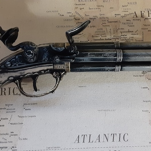 Right Handed Steampunk Style 18th Century Aged White Stock Four x Non-Firing Antique Reproduction Flintlock