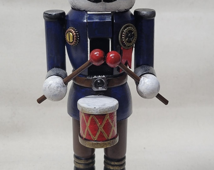 Steampunk Medium Nutcracker With Goggles