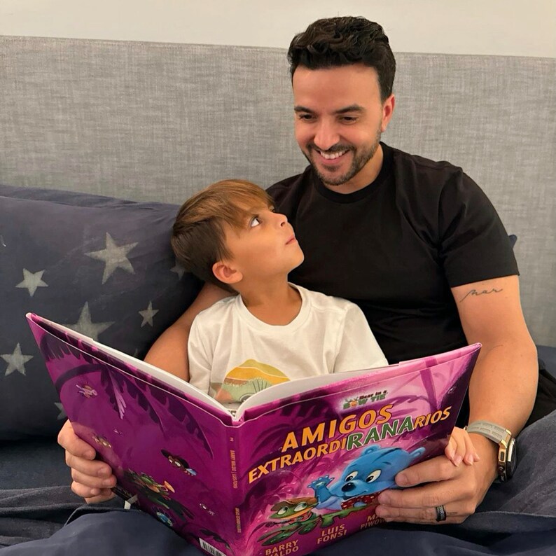 Amigos ExtraordiRANArios, un libro infantil de edición limitada escrito en español, numerado firmado por autores Luis Fonsi y Barry Waldo. image 3