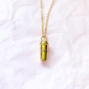 Collar de taza de café chapado en oro, bonito regalo para amantes del café para llevar para mujeres, colgante de café 3D con letras, taza para adictos a la cafeína para llevar