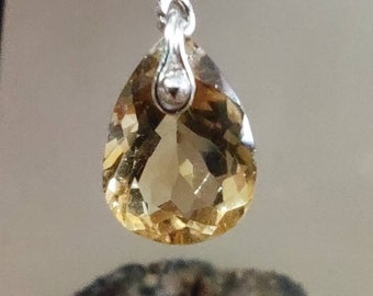 Natural citrine extra quality AAA facetted in lacrim crippled with silver 925 sterlin 13x14x7mm