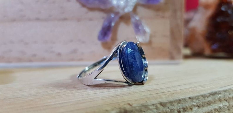 Gorgeous Natural Sapphire Ring Blue oval faceted crimped in silver 925 sterling Talilandesa Ring Adjustable