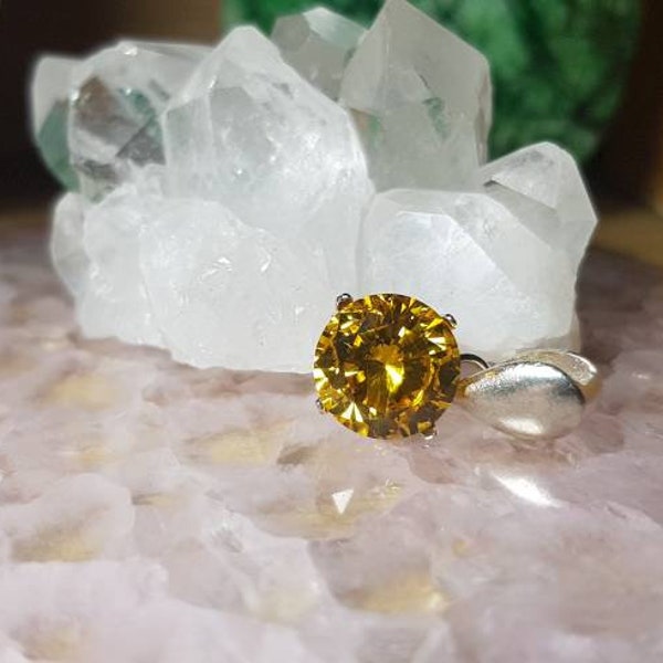 Zirconite pendant in citrine