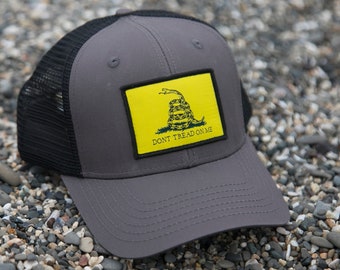 Don't Tread On Me Hat: Adjustable Snapback Trucker Baseball Snapback Cap with Embroidered Gadsden Flag