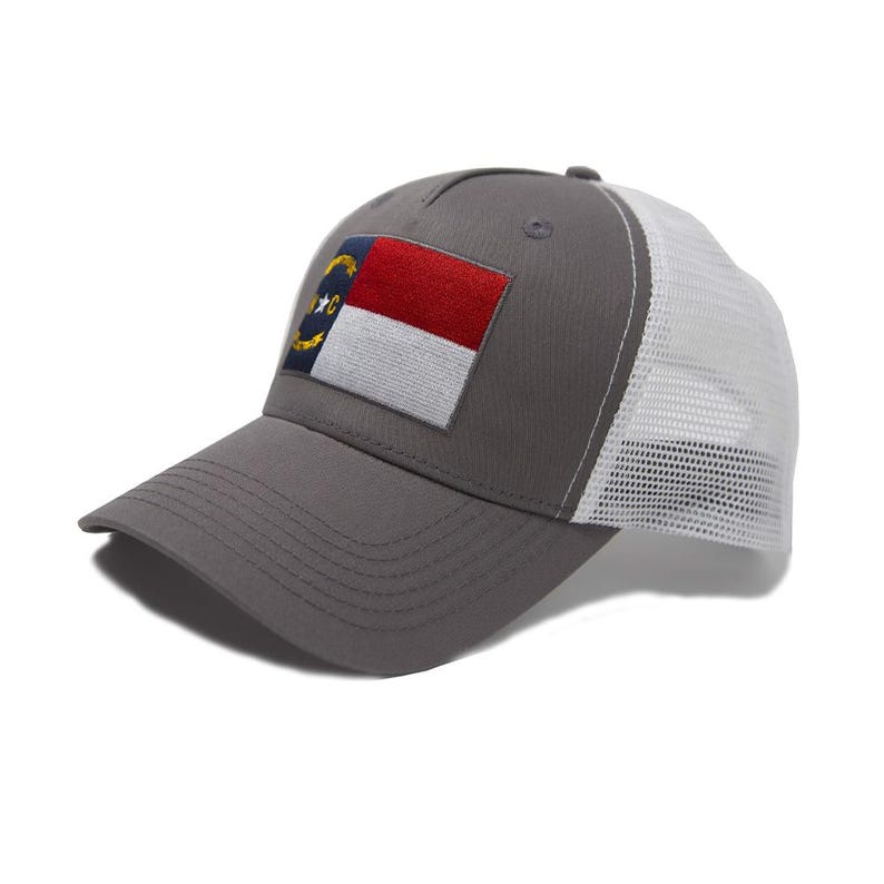 Międzynarodowa czapka z daszkiem Premium Flag North Carolina dla mężczyzn i kobiet – regulowana czapka typu snapback w jednym rozmiarze – haftowana naszywka – siateczka zdjęcie 2