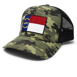 Międzynarodowa czapka z daszkiem Premium Flag North Carolina dla mężczyzn i kobiet – regulowana czapka typu snapback w jednym rozmiarze – haftowana naszywka – siateczka Camouflage