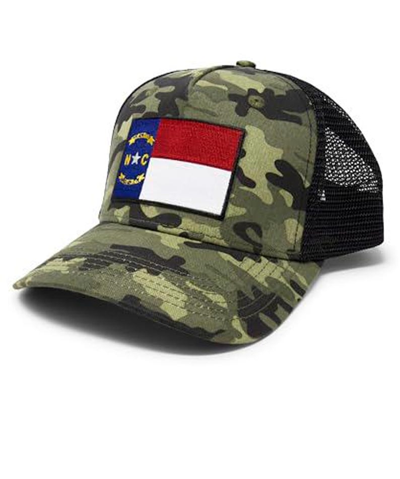 Międzynarodowa czapka z daszkiem Premium Flag North Carolina dla mężczyzn i kobiet – regulowana czapka typu snapback w jednym rozmiarze – haftowana naszywka – siateczka Camouflage