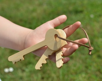 Wooden key, personalized Montessori toy | Wooden keychain for children | Imitation game | Homemade