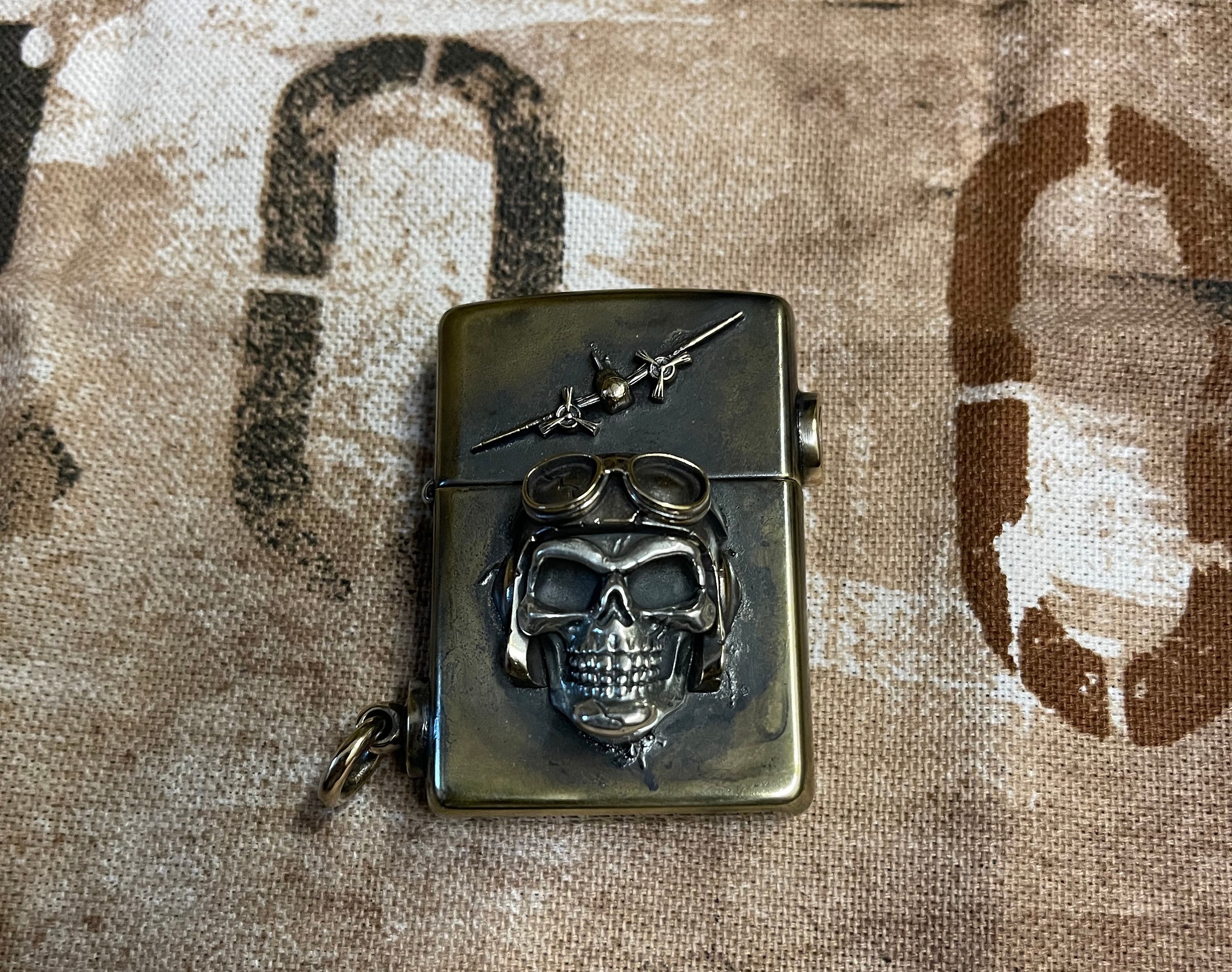 Lighters case with individual Pilot skull design. Collectible Lighter Rare.
