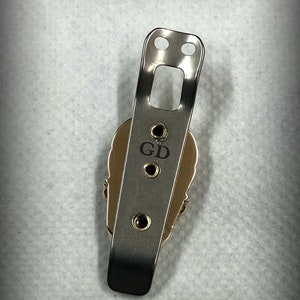 Handgefertigter Titan Clip mit massiv bronzefarbenem XXL Skull für JetBeam TCR2021, OKLUMA, Tain, Hanko, BOSS, Sinner, Barrel, Mcgizmo, Taschenlampe. Bild 3