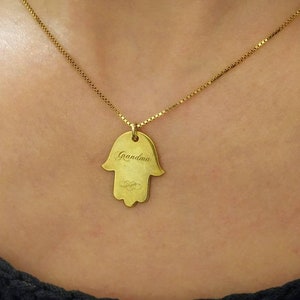 Pingente de mão Hamsa personalizado - Colar com nome gravado banhado a ouro - Colar de família