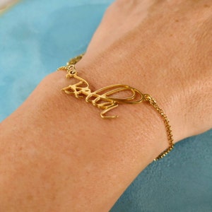 Armband mit Namen - Gold Namensarmband - Benutzerdefiniertes Namensarmband - Personalisierter Schmuck - Weihnachtsgeschenk - Mädchen Geschenk - Zierliches Armband - Bella