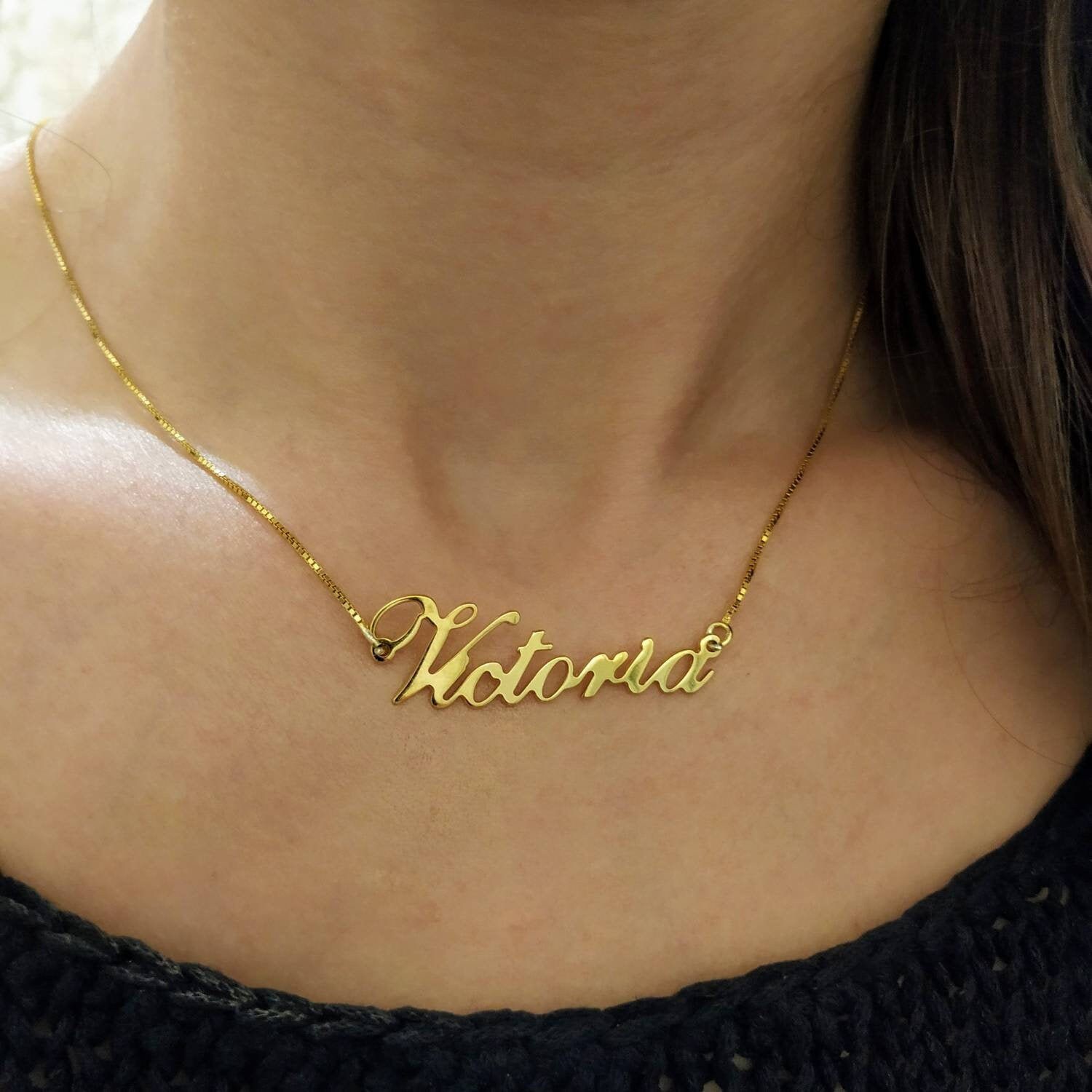 Gold victoria name necklace Clearance