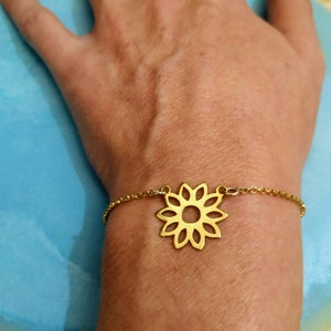 Flower Bracelet - Gold Flower Bracelet - Lotus Bracelet - Dainty Flower - Women Bracelet - Birthday Gift - Bridesmaid Gift - Gift For Her