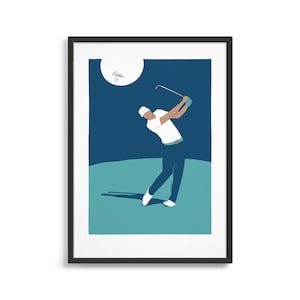 Peut inclure: Une illustration encadrée d'un golfeur en train de frapper une balle sur un terrain de golf vert. L'arrière-plan est bleu foncé avec un cercle blanc qui dit "Eddie 76".