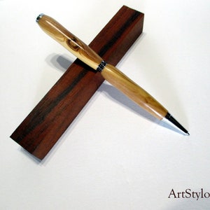 Olive wood ballpoint pen ***French artisanal manufacturing***