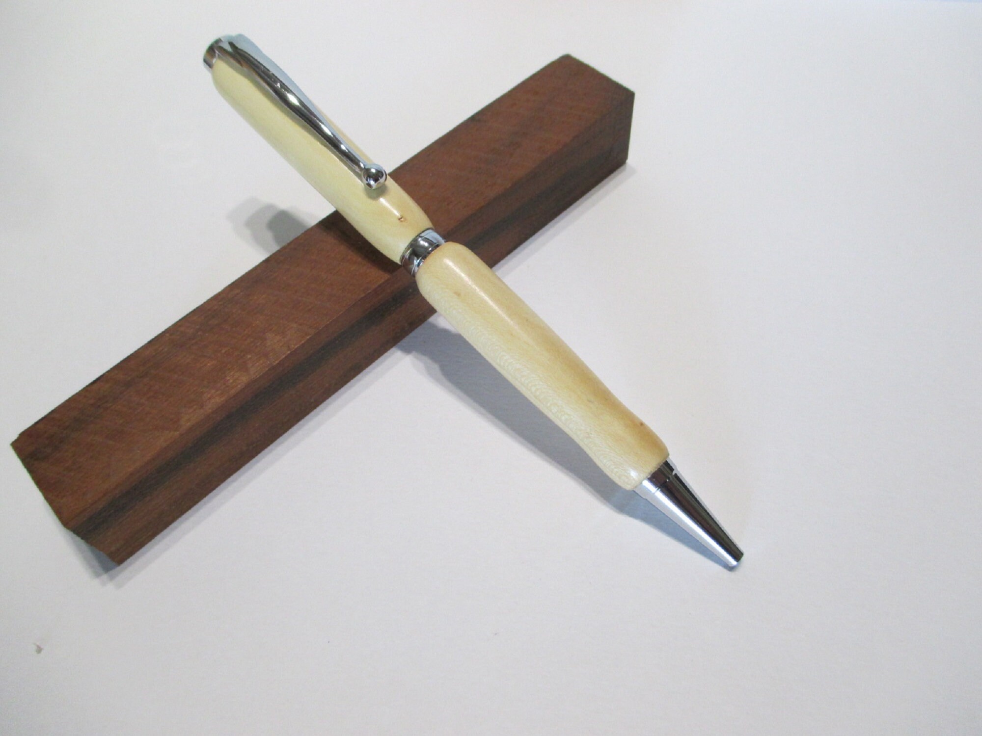 stylo Bille en Bois de Buis Fabrication Artisanale Française