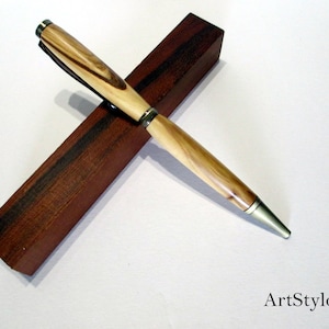 Olive wood ballpoint pen ***French artisanal manufacturing***