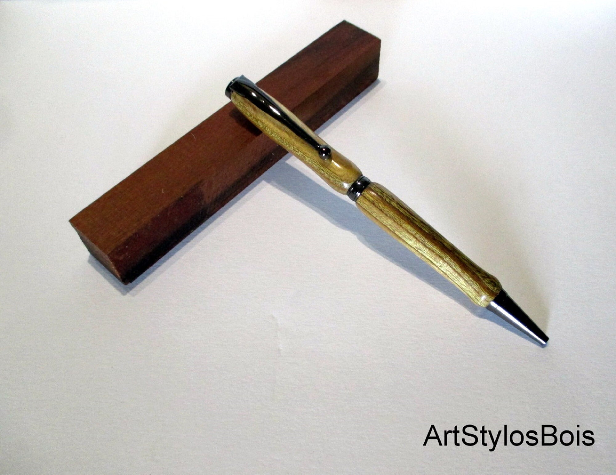 stylo Bille en Bois de Virgilierfabrication Artisanale Française