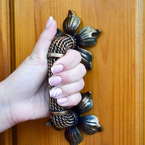 Door handle, barn door handle, sliding door