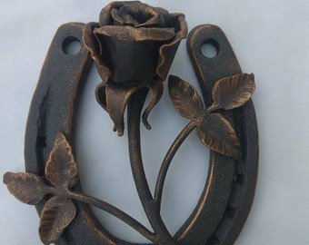 Hufeisen für Glück, geschmiedete Rose
