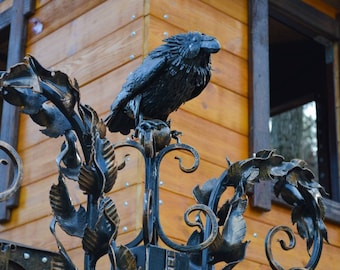 Wrought iron crow, crow sculpture.