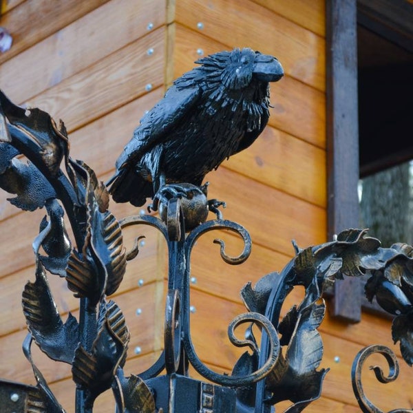 Wrought iron crow, crow sculpture.