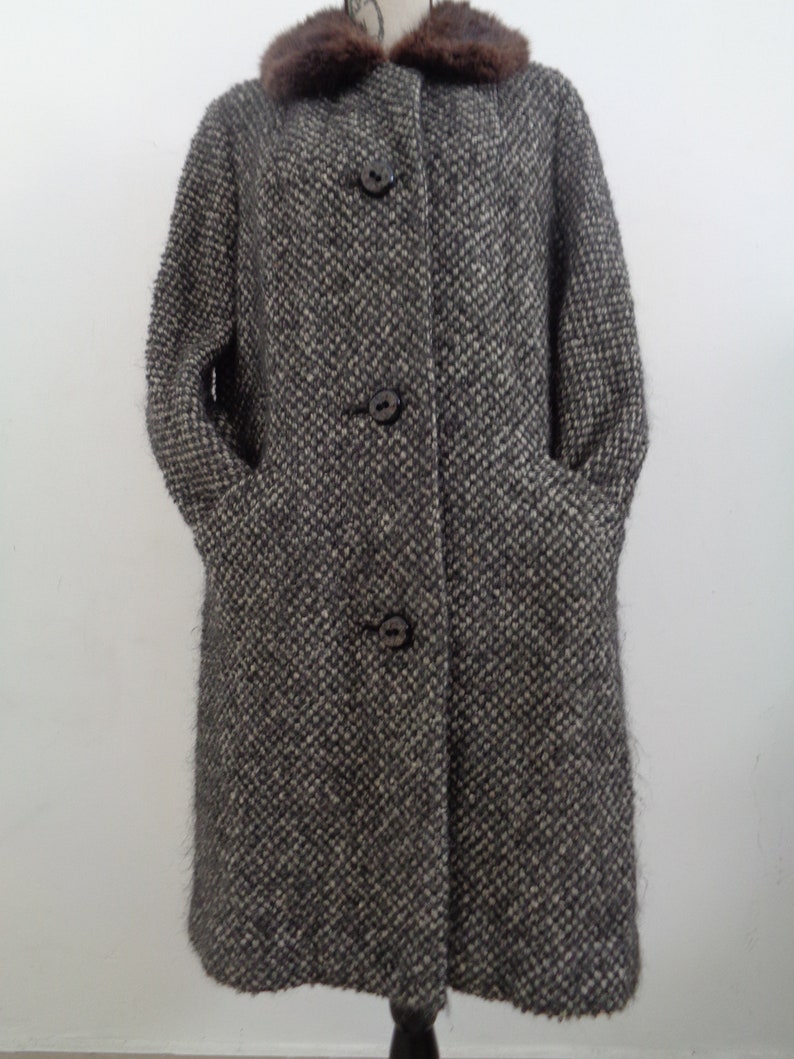 Vintage Gray Wool Coat with Fur Collar Vintage mod coat Women wool coat