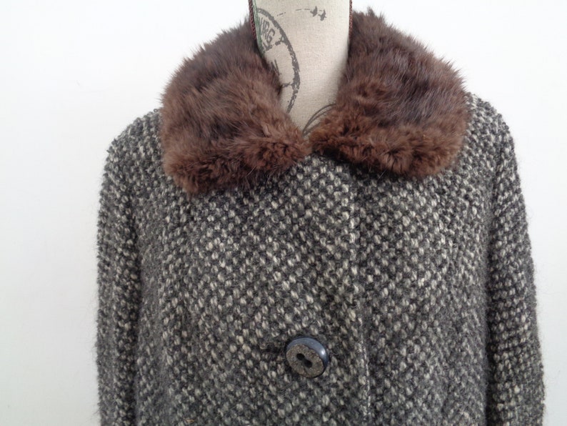 Vintage Gray Wool Coat with Fur Collar Vintage mod coat Women wool coat