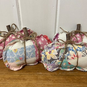 Vintage gesteppte Kürbisse, Quilt Kürbisse, Herbst Dekor, Tier Tablett Dekor, Herbst Schüsselfüller, Bauernhaus Quilt Kürbisse, zweckentfremdete Quilt Dekor
