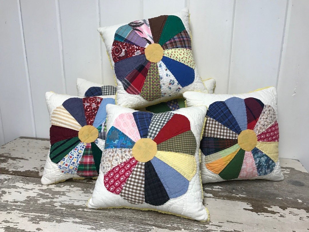 Vintage Quilt Pillow, Quilt Pillow, Dresden Plate Quilt, Pillow, Farmhouse Pillow, Cutter Quilt