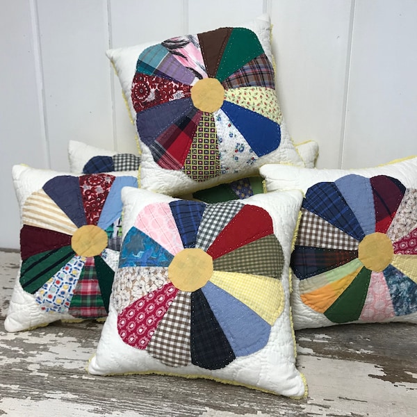 Vintage Quilt Pillow, Quilt Pillow, Dresden Plate Quilt, Pillow, Farmhouse Pillow, Cutter Quilt Pillow, Country Home Decor, Vintage Decor