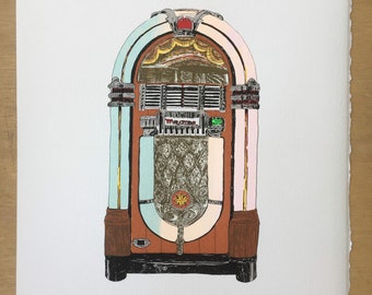 Op de afbeelding: Een vintage-stijl jukebox met een bruin houten behuizing, een kleurrijk voorpaneel met een blauw, wit en roze ontwerp en een gouden rand. De jukebox heeft een selectiepaneel met een groene knop en de tekst "The Music". De tekst "For the love of music" is onder de jukebox afgedrukt.