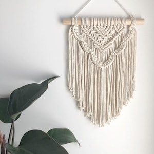 Macrame Wall Hanging || Esther