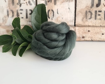 50g of Extra Fine Merino Wool Tops/Wool Roving || Fir || DHG Italy