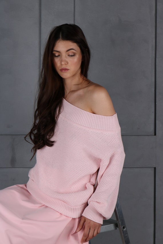 Pink off shoulder knitted sweater 