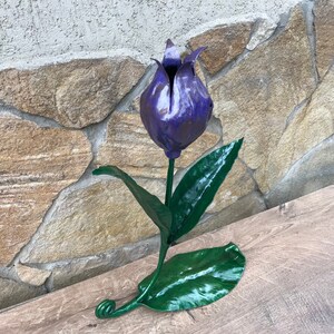 Tulipano, tulipano di ferro, regalo di ferro per lei, regalo di anniversario di ferro, regali di ferro, regalo per la festa della mamma, 6° anniversario, fiore di ferro, fiore forgiato a mano