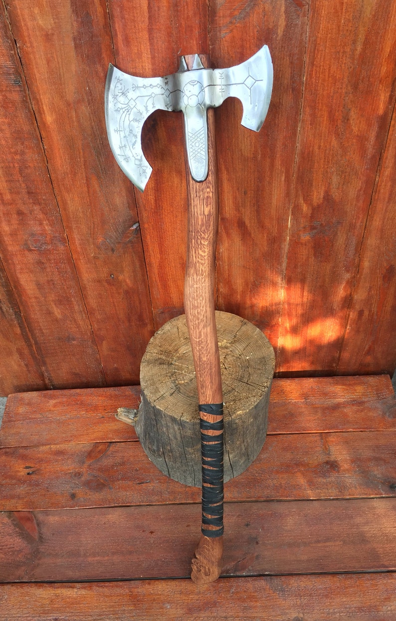 chimpanzee hand axe