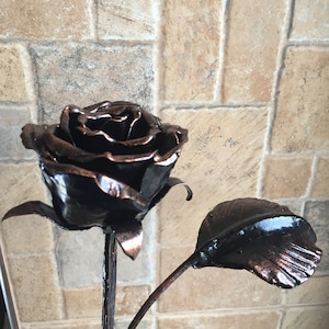 Rose en fer forgé, cadeau d'anniversaire pour elle, cadeau d'anniversaire en fer pour elle, cadeau d'anniversaire en acier, cadeau d'anniversaire de mariage, rose en métal