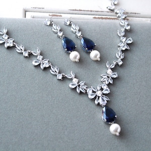 jewelry for navy blue dress Formal Styling Guide: The Perfect Jewellery