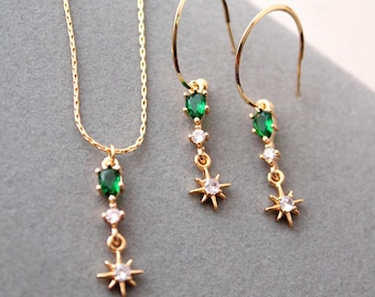 Delicate Gold Starburst Jewelry Set: Star Emerald Wedding Jewellery Set ,Bridal Celestial Necklace & Earrings