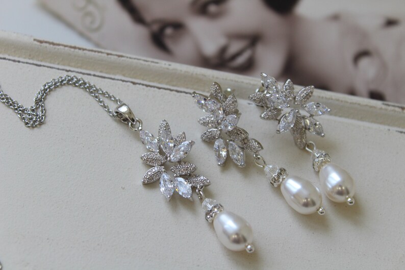 Pearl Earrings Art deco Jewelry Bridal jewelry Pearl Earring And Necklace set Dangle Weddings Wedding Earrings Silver Bridal Earrings