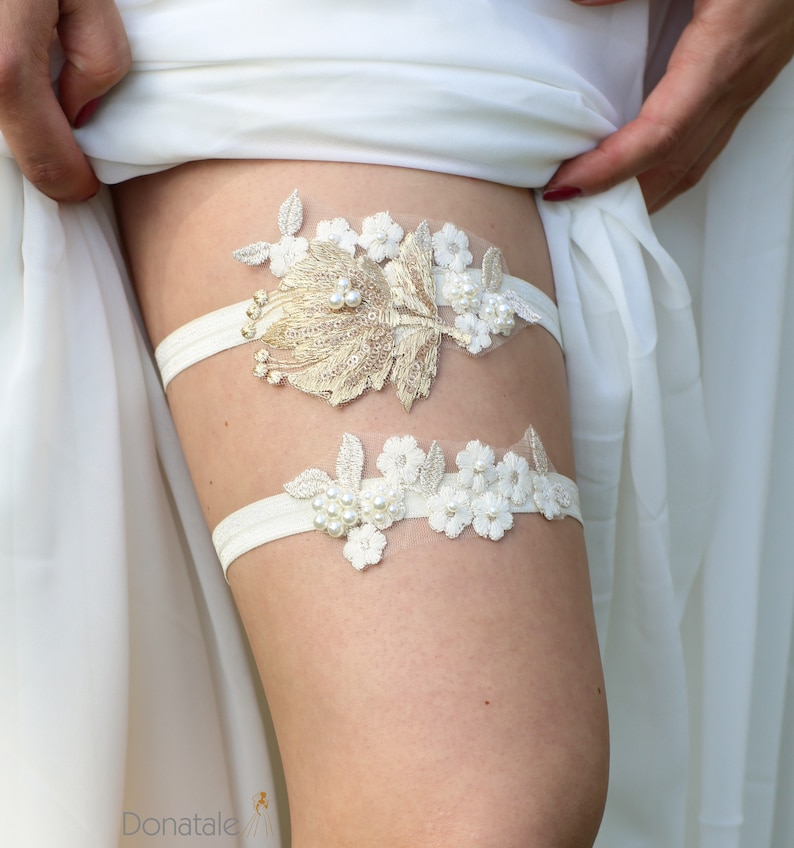 Vintage style Garter Flower Garter Lace garter Wedding Garter Gold Champagne Bridal Garter Gold Garter Floral Stretch Lace Garter set