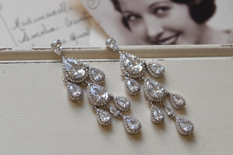 Bridal Earrings Vintage Style Crystal Earrings Tear Drop earrings Chandelier Earrings Wedding jewelry Wedding Earrings Art Deco Earrings